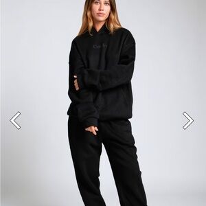 NWOT - 2 piece comfrt Black signature Hoodie & sweatpants